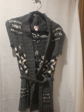 Womens Medium Short Sleeved Sweater Wrap